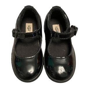Excellent condition! Girls black patent leather UGG Mary Jane shoes size 8